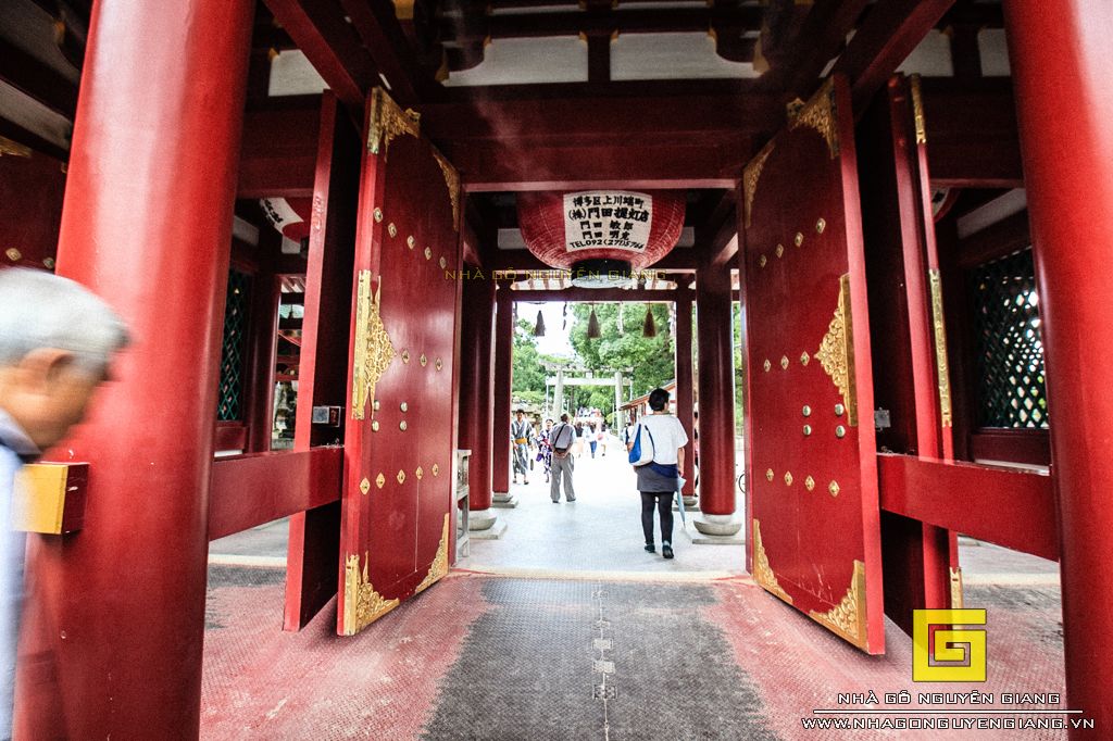 image Kts Nguyễn Giang tìm hiểu Kiến trúc gỗ tại Nhật Bản.