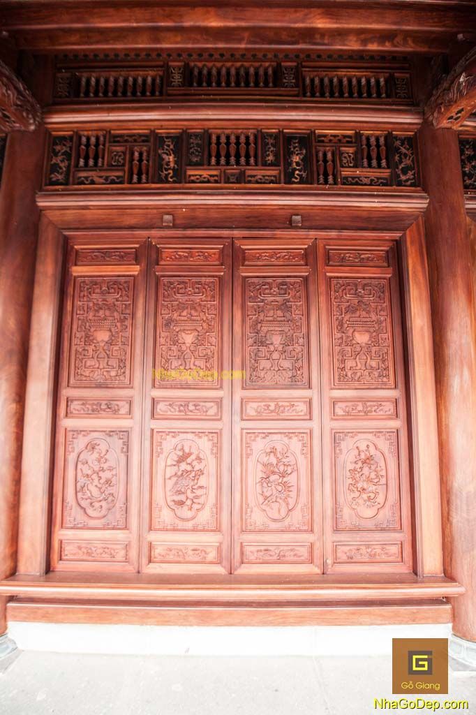 Cửa bức bàn là gì?